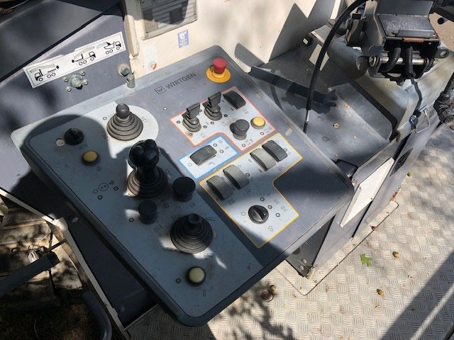 Wirtgen W 220 I - Asfalta frēze: foto 5 Wirtgen W 220 I - Asfalta frēze: foto 5