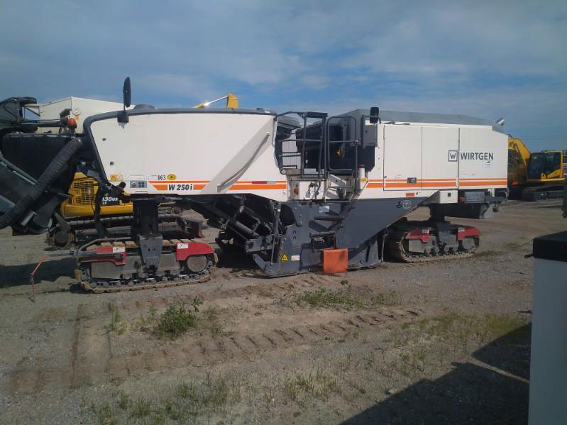 Wirtgen W 250 I - Asfalta frēze: foto 1 Wirtgen W 250 I - Asfalta frēze: foto 1