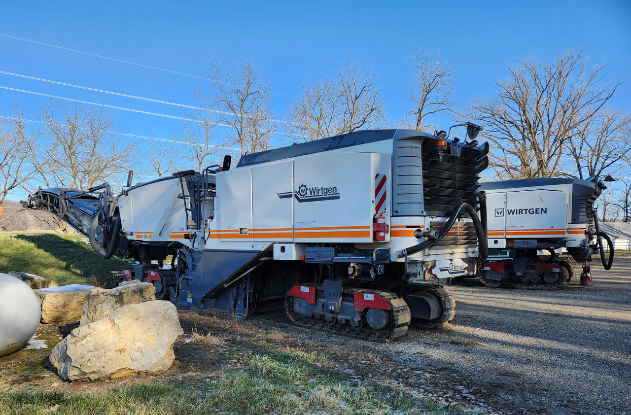 Wirtgen W 250 I - Asfalta frēze: foto 3 Wirtgen W 250 I - Asfalta frēze: foto 3