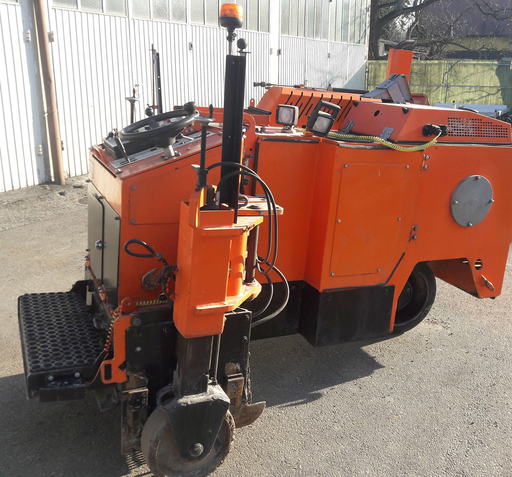 Wirtgen W 350 - Asfalta frēze: foto 2 Wirtgen W 350 - Asfalta frēze: foto 2