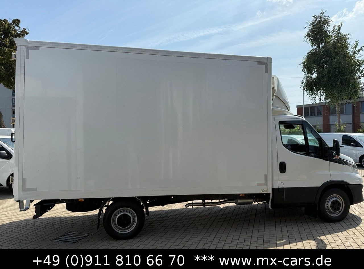 Iveco Daily 35s14 Möbel Maxi 4,33 l / 2,45 hoch 23 m³ - Furgons ar slēgtā virsbūve: foto 4 Iveco Daily 35s14 Möbel Maxi 4,33 l / 2,45 hoch 23 m³ - Furgons ar slēgtā virsbūve: foto 4