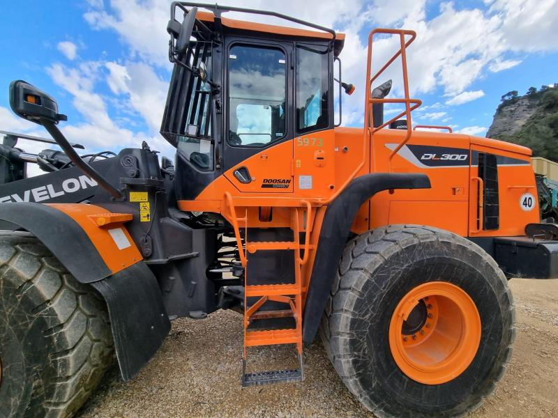 Doosan DL300 - Riteņu iekrāvējs: foto 4 Doosan DL300 - Riteņu iekrāvējs: foto 4