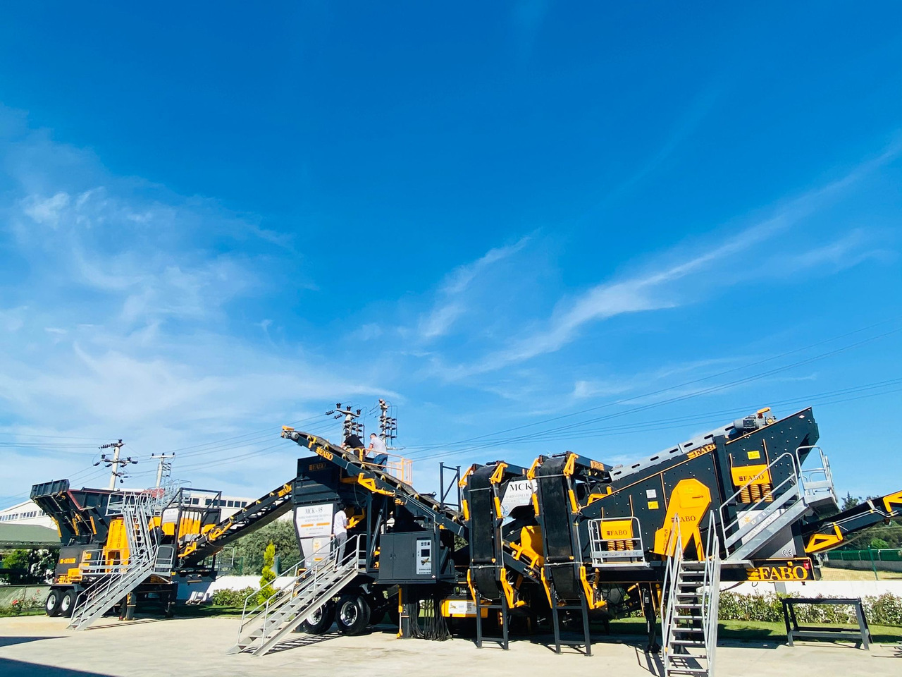 FABO MCK-95 MOBILE CRUSHING & SCREENING PLANT - Konusveida drupinātājs: foto 1 FABO MCK-95 MOBILE CRUSHING & SCREENING PLANT - Konusveida drupinātājs: foto 1