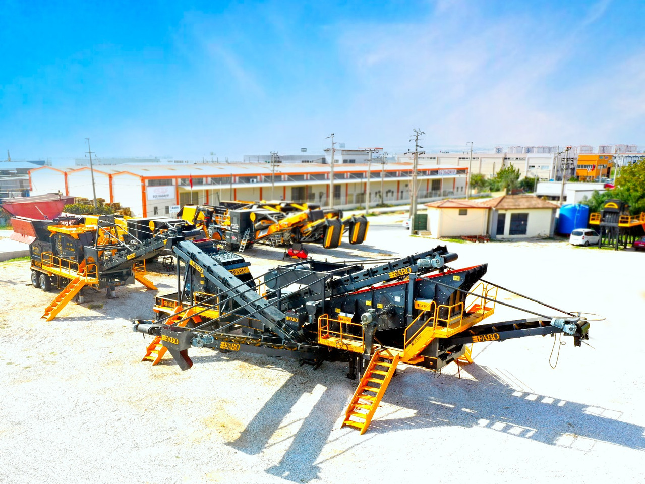 FABO Mobile crusher - Mobilais drupinātājs: foto 1 FABO Mobile crusher - Mobilais drupinātājs: foto 1
