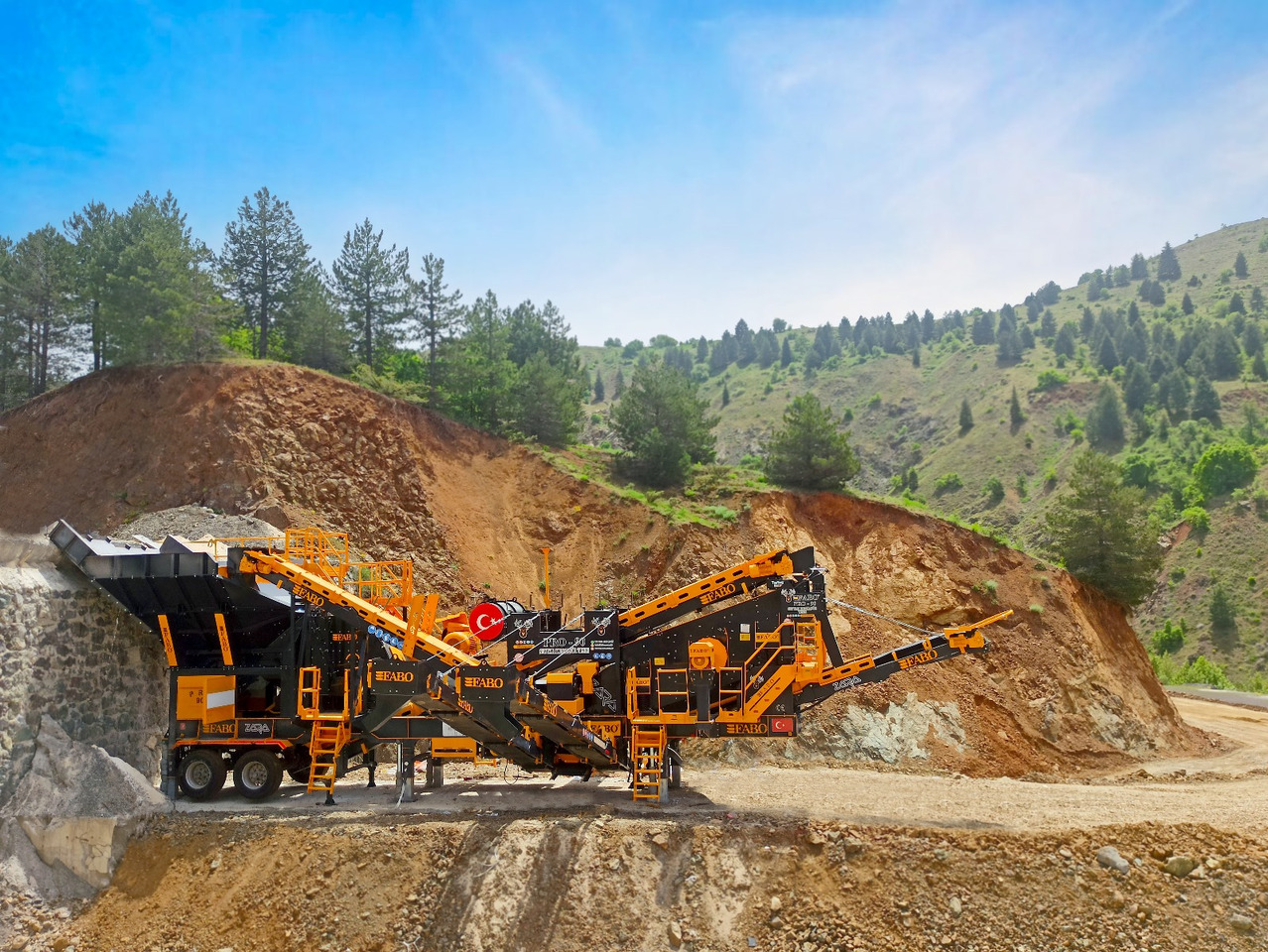 FABO Mobile crusher - Mobilais drupinātājs: foto 1 FABO Mobile crusher - Mobilais drupinātājs: foto 1