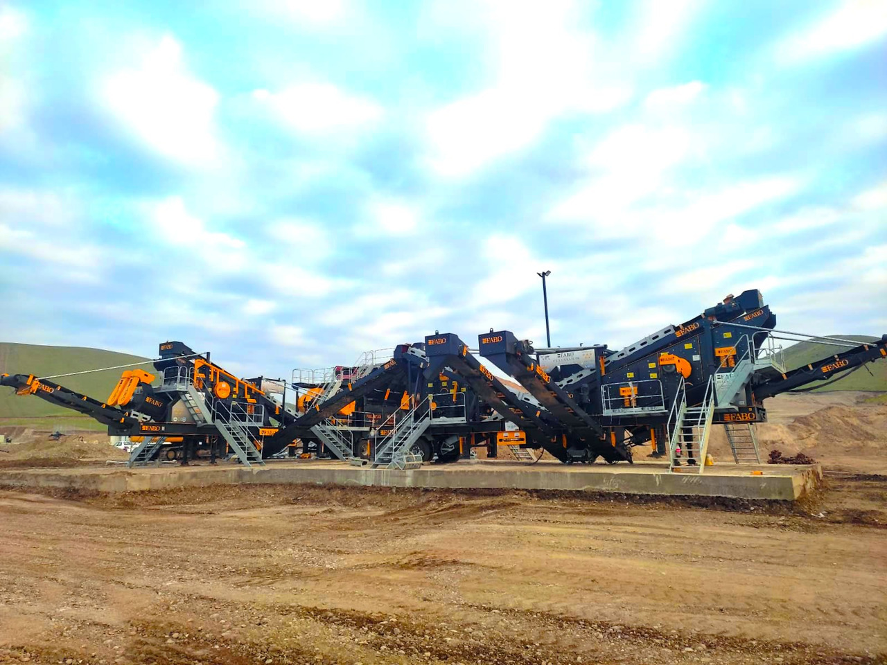 Jaunā Mobilais drupinātājs FABO Mobile crusher: foto 5