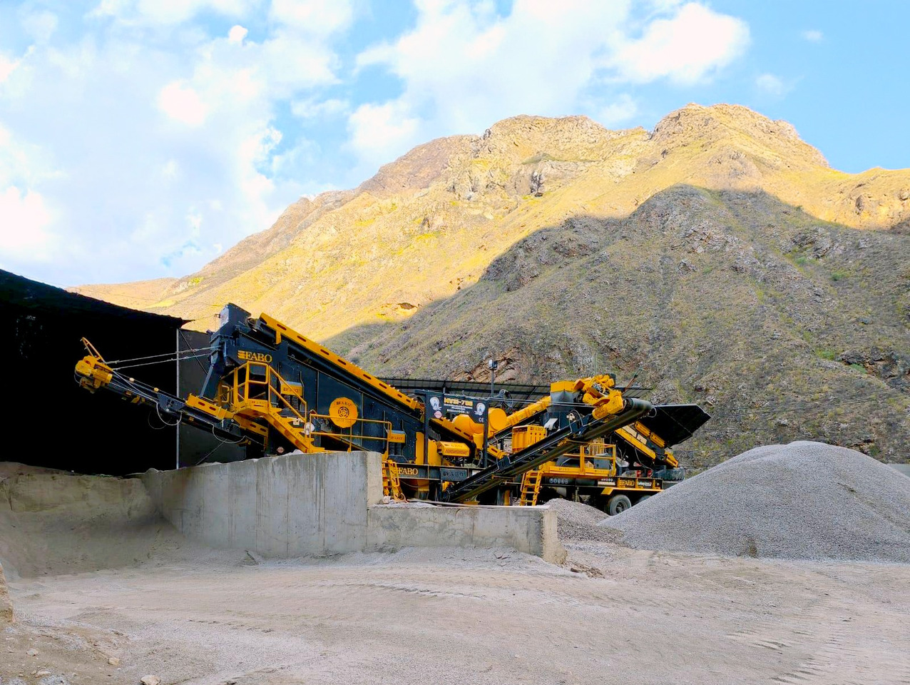 Jaunā Mobilais drupinātājs FABO Mobile crushers: foto 1