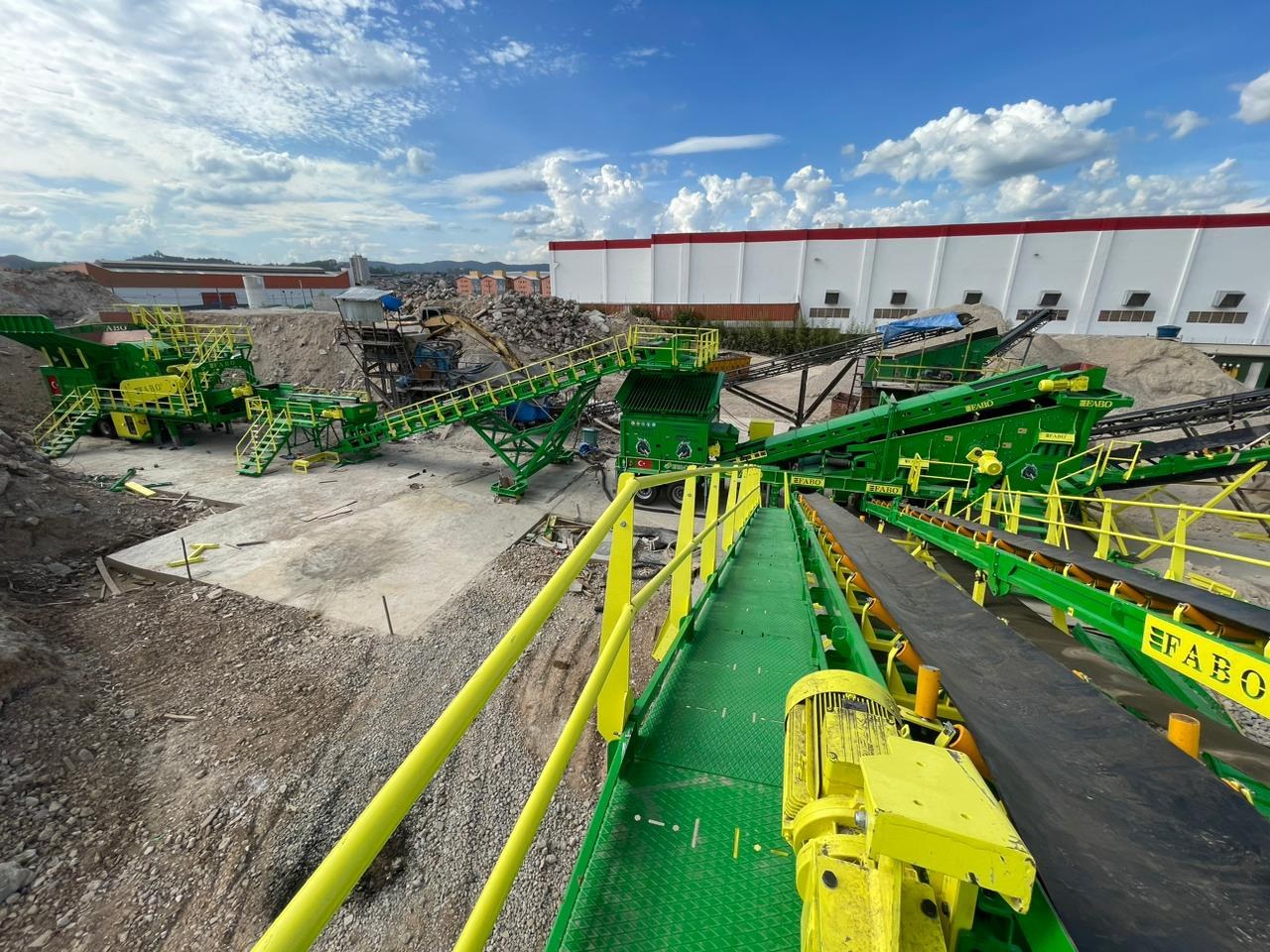 FABO mobile impact crusher - Trieciena drupinātājs: foto 5 FABO mobile impact crusher - Trieciena drupinātājs: foto 5