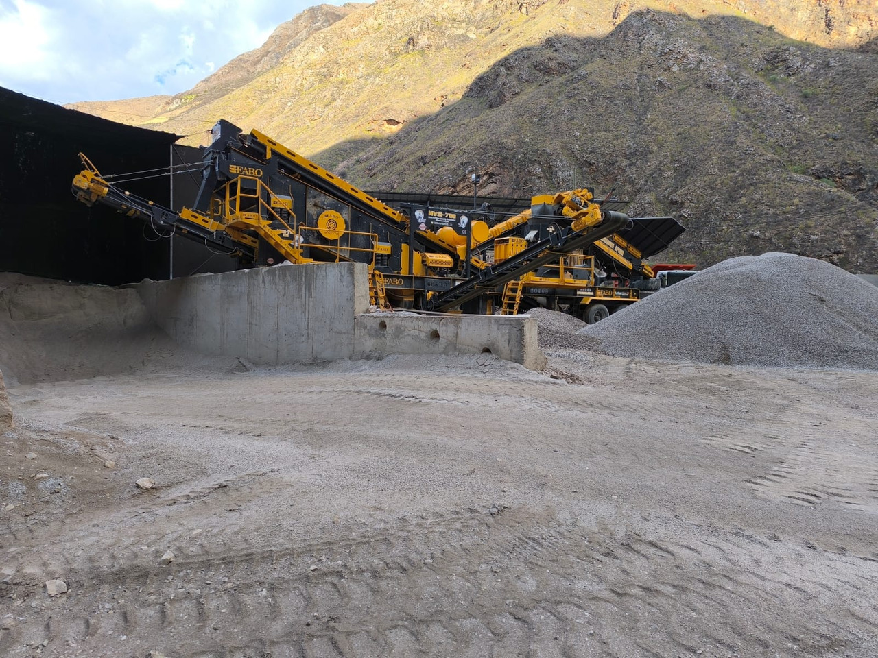 FABO mobile impact crusher - Trieciena drupinātājs: foto 1 FABO mobile impact crusher - Trieciena drupinātājs: foto 1