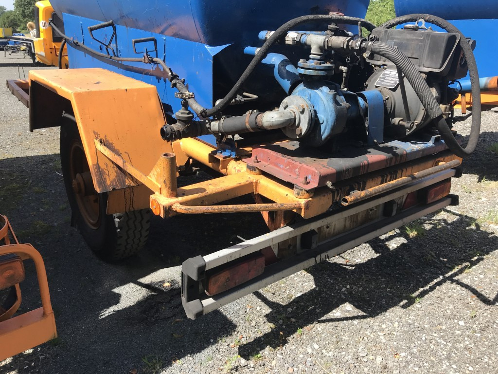 BATHE 1 Achs Anhänger Bitum / Teerkocher - 2,8 m³ Hatz Diesel-Motor 1 D 42 Z - Piekabe cisterna: foto 5 BATHE 1 Achs Anhänger Bitum / Teerkocher - 2,8 m³ Hatz Diesel-Motor 1 D 42 Z - Piekabe cisterna: foto 5