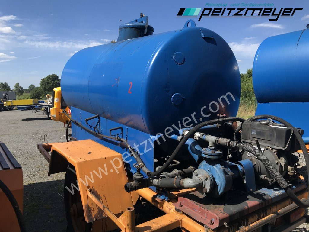 BATHE 1 Achs Anhänger Bitum / Teerkocher - 2,8 m³ Hatz Diesel-Motor 1 D 42 Z - Piekabe cisterna: foto 2 BATHE 1 Achs Anhänger Bitum / Teerkocher - 2,8 m³ Hatz Diesel-Motor 1 D 42 Z - Piekabe cisterna: foto 2