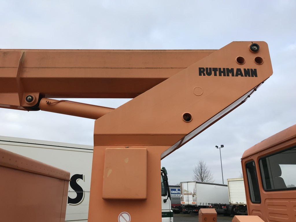 Autopacēlājs MAN L75 14.224 BB Ruthmann Hubarbeitsbühne T 225: foto 26