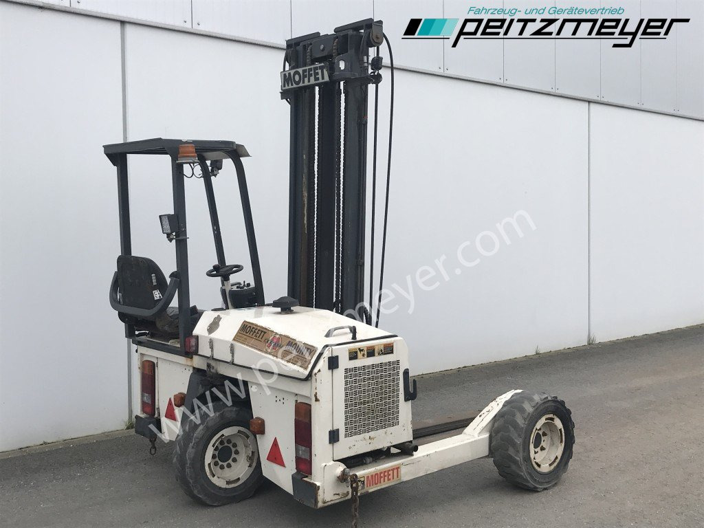 Moffett Mitnahmestapler M 2003 STM Allrad, UVV in 09/25 neu - Mobilais autoiekrāvējs: foto 4 Moffett Mitnahmestapler M 2003 STM Allrad, UVV in 09/25 neu - Mobilais autoiekrāvējs: foto 4