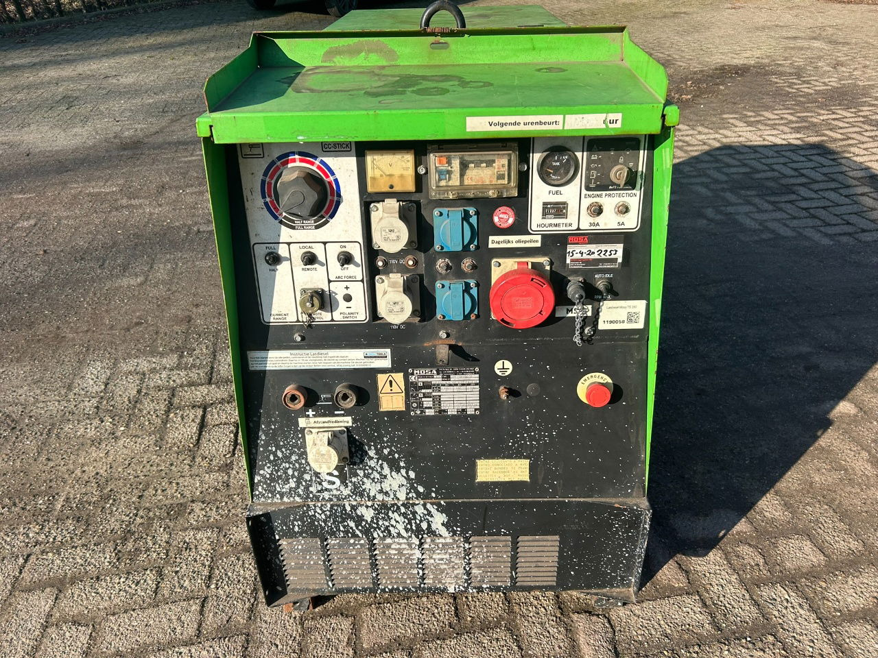 Boxer Mosa 12 kva Te huur Mosa aggregaat TS 350 X 12 kva - Elektroģenerators: foto 3 Boxer Mosa 12 kva Te huur Mosa aggregaat TS 350 X 12 kva - Elektroģenerators: foto 3
