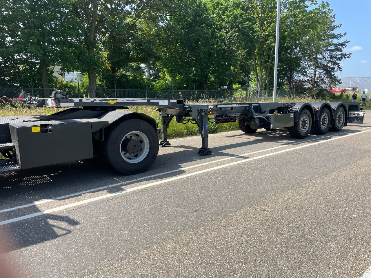 Broshuis Mfcc 20-30-40-45 FT HC / Disc brakes / Lifting axle / led /tuf 4-2026 - Puspiekabe noņemamā virsbūve/ Konteineru vedējs: foto 5 Broshuis Mfcc 20-30-40-45 FT HC / Disc brakes / Lifting axle / led /tuf 4-2026 - Puspiekabe noņemamā virsbūve/ Konteineru vedējs: foto 5