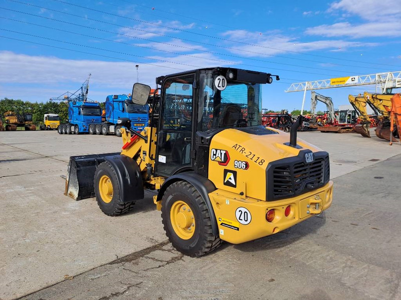 Cat 906 (Bucket+Forks) - Riteņu iekrāvējs: foto 2 Cat 906 (Bucket+Forks) - Riteņu iekrāvējs: foto 2