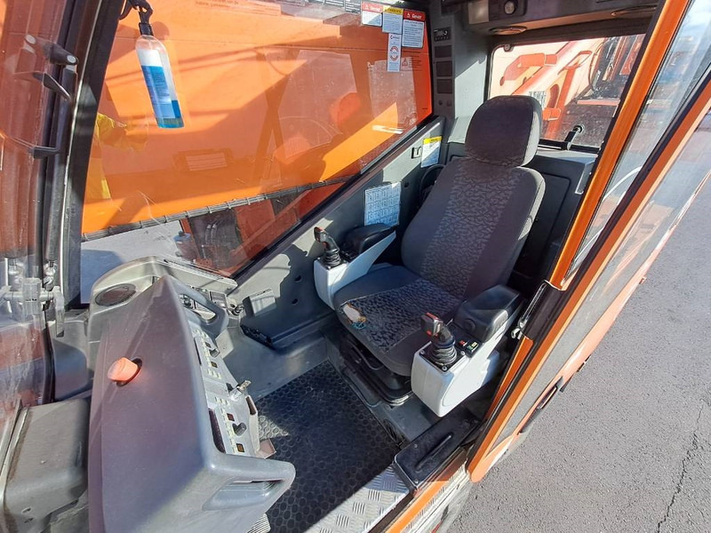 Visurgājējs celtnis Grove 4080-1: foto 16