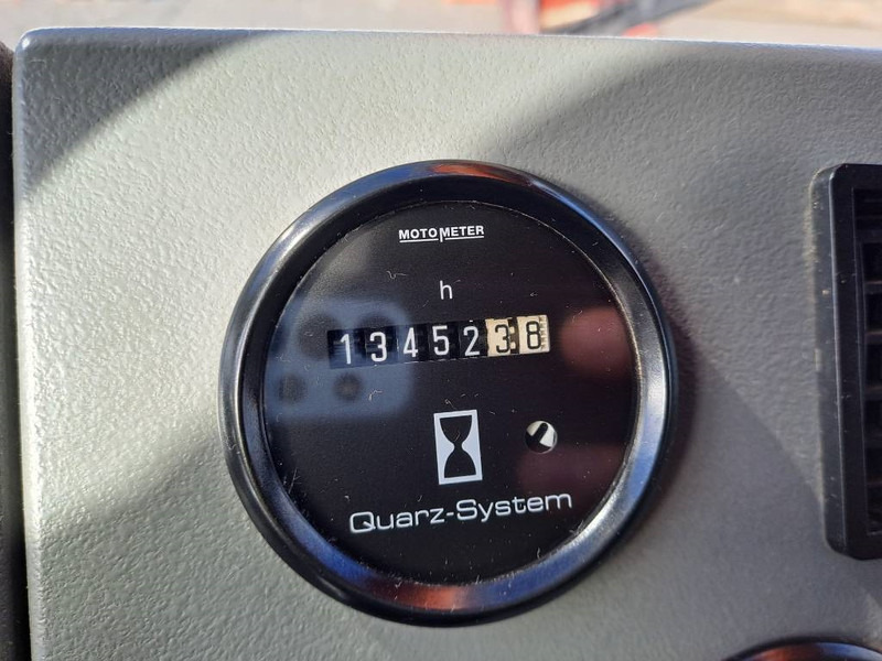 Visurgājējs celtnis Grove 4080-1: foto 11