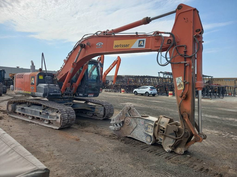 Hitachi ZX220LC (Abu Dhabi) - Kāpurķēžu ekskavators: foto 3 Hitachi ZX220LC (Abu Dhabi) - Kāpurķēžu ekskavators: foto 3
