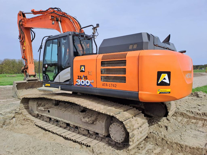Hitachi ZX300LC-6 (Trimble Prepared) - Kāpurķēžu ekskavators: foto 2 Hitachi ZX300LC-6 (Trimble Prepared) - Kāpurķēžu ekskavators: foto 2