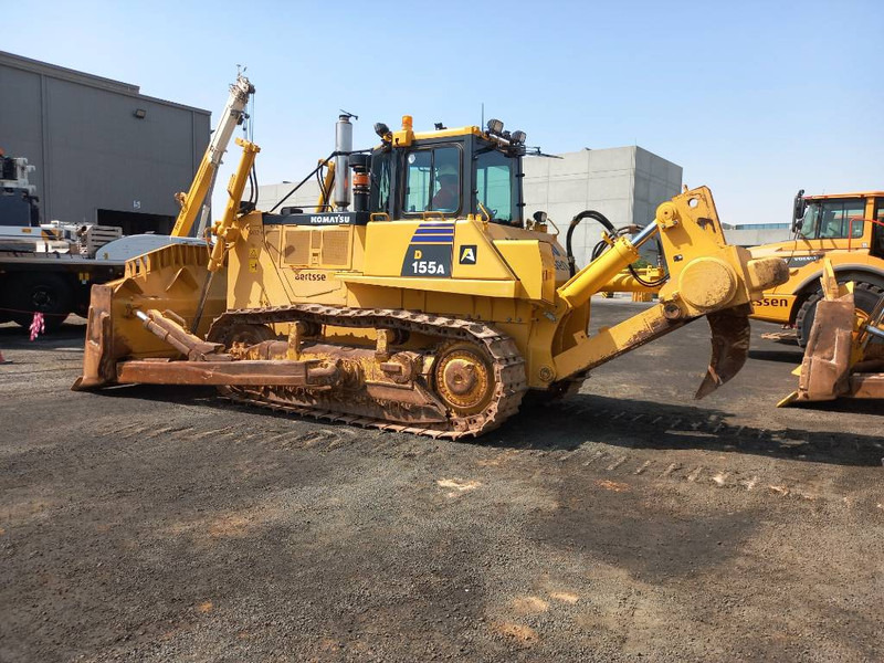 Komatsu D155A-6R (4 pieces available - Abu Dhabi) - Buldozers: foto 2 Komatsu D155A-6R (4 pieces available - Abu Dhabi) - Buldozers: foto 2