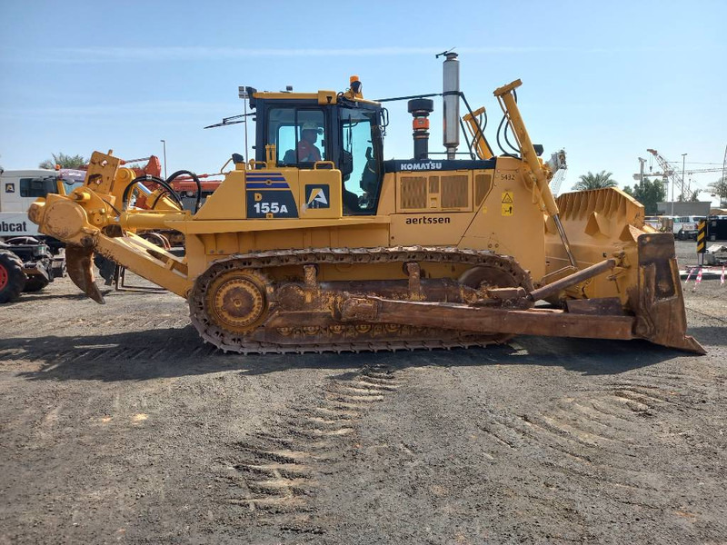 Komatsu D155A-6R (4 pieces available - Abu Dhabi) - Buldozers: foto 3 Komatsu D155A-6R (4 pieces available - Abu Dhabi) - Buldozers: foto 3