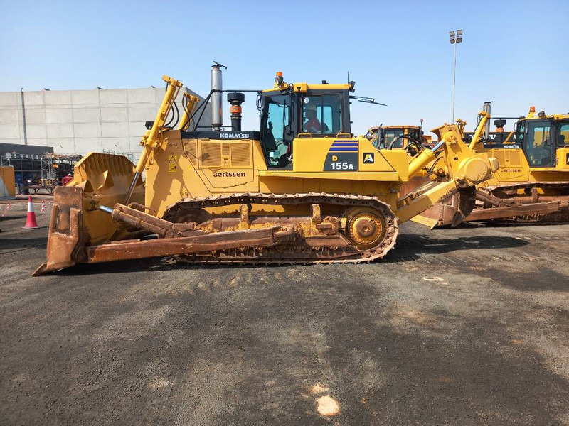 Komatsu D155A-6R (4 pieces available - Abu Dhabi) - Buldozers: foto 1 Komatsu D155A-6R (4 pieces available - Abu Dhabi) - Buldozers: foto 1
