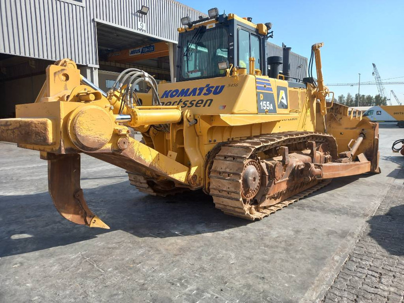 Komatsu D155A-6R (4 pieces available - Abu Dhabi) - Buldozers: foto 3 Komatsu D155A-6R (4 pieces available - Abu Dhabi) - Buldozers: foto 3