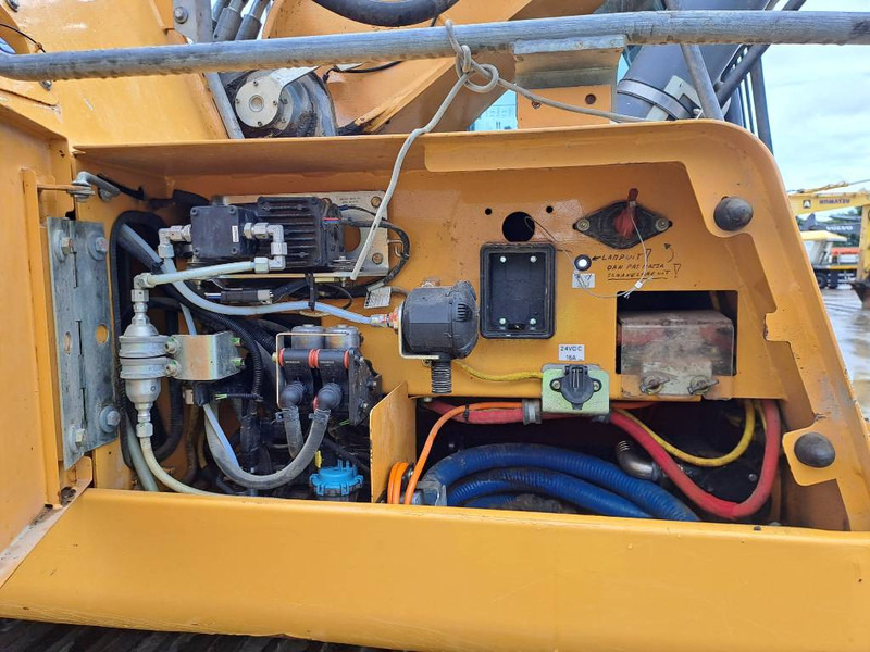 Kāpurķēžu ekskavators Liebherr R 946: foto 18