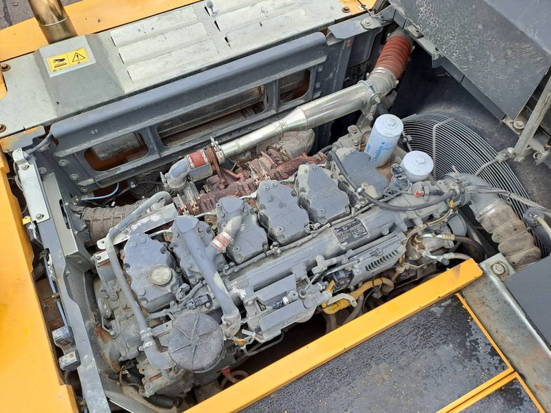 Kāpurķēžu ekskavators Liebherr R 946: foto 20