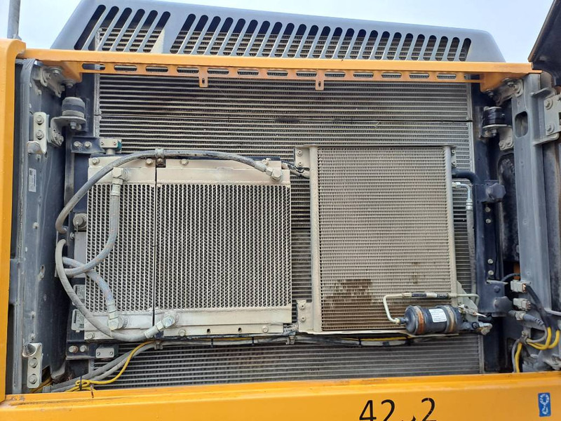 Kāpurķēžu ekskavators Liebherr R 946: foto 16