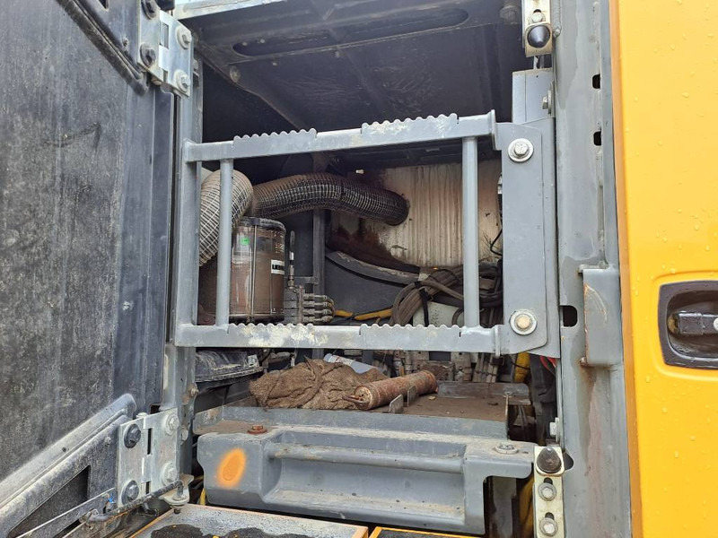Kāpurķēžu ekskavators Liebherr R 946: foto 15
