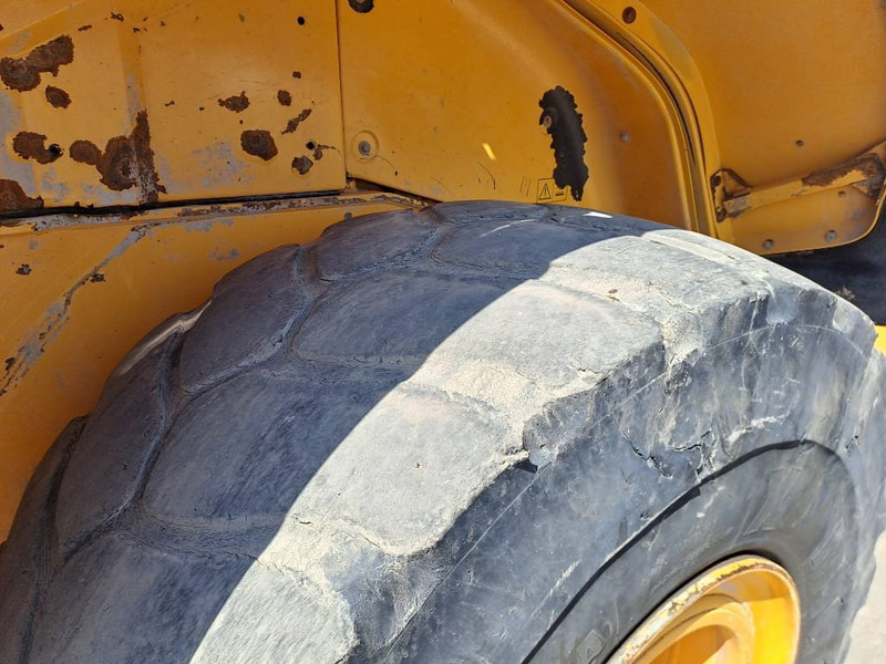 Riteņu iekrāvējs Volvo L 180 G: foto 14