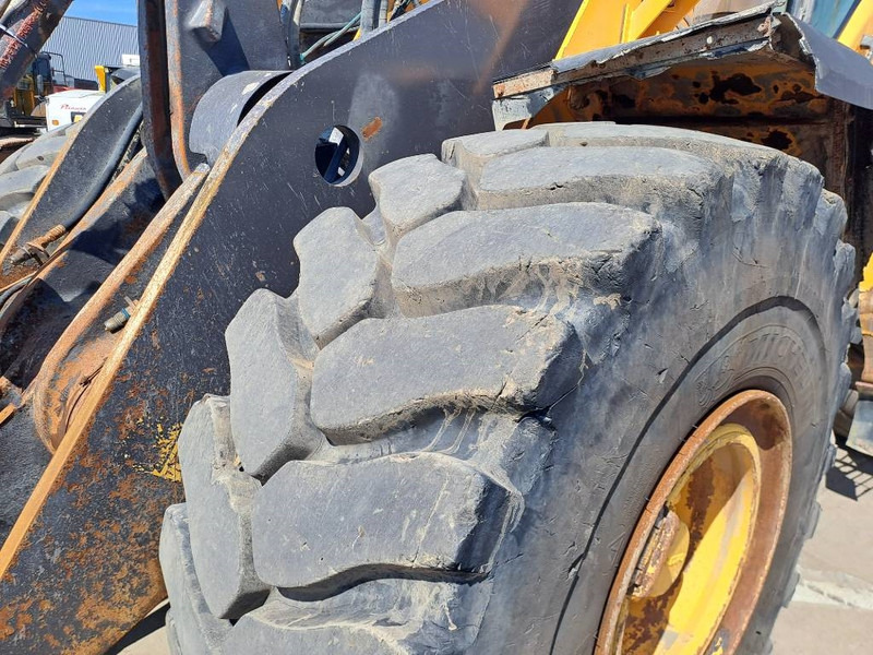 Riteņu iekrāvējs Volvo L 180 G: foto 8