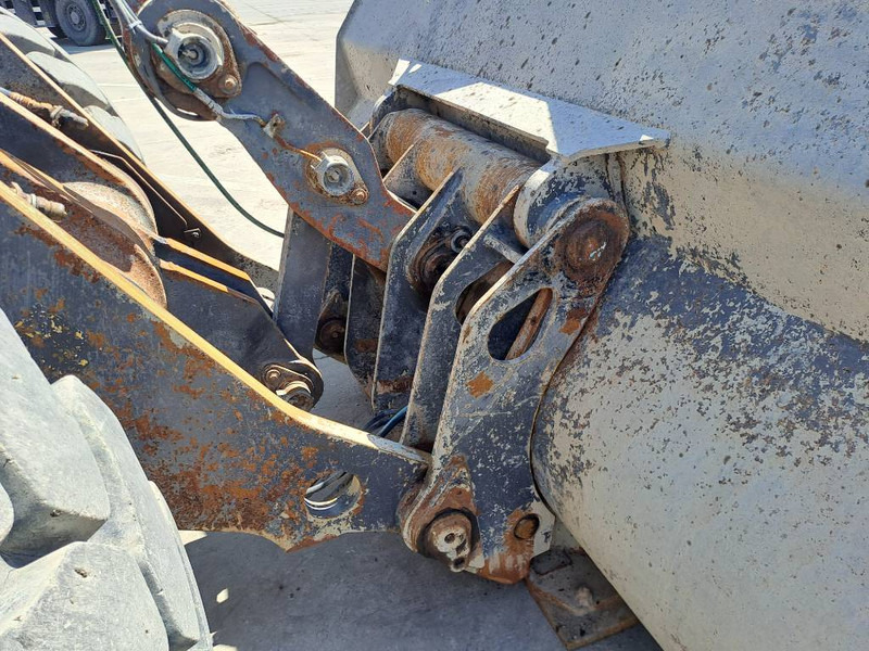 Riteņu iekrāvējs Volvo L180G: foto 14