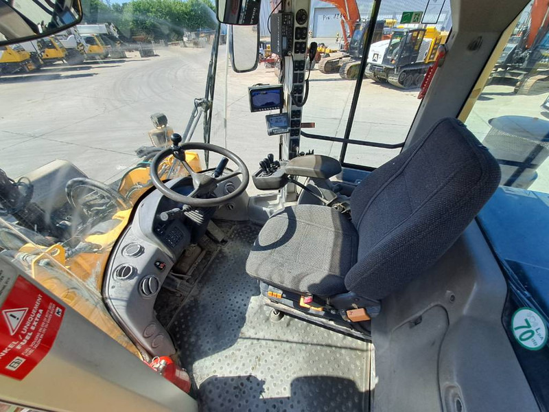 Riteņu iekrāvējs Volvo L180G: foto 20