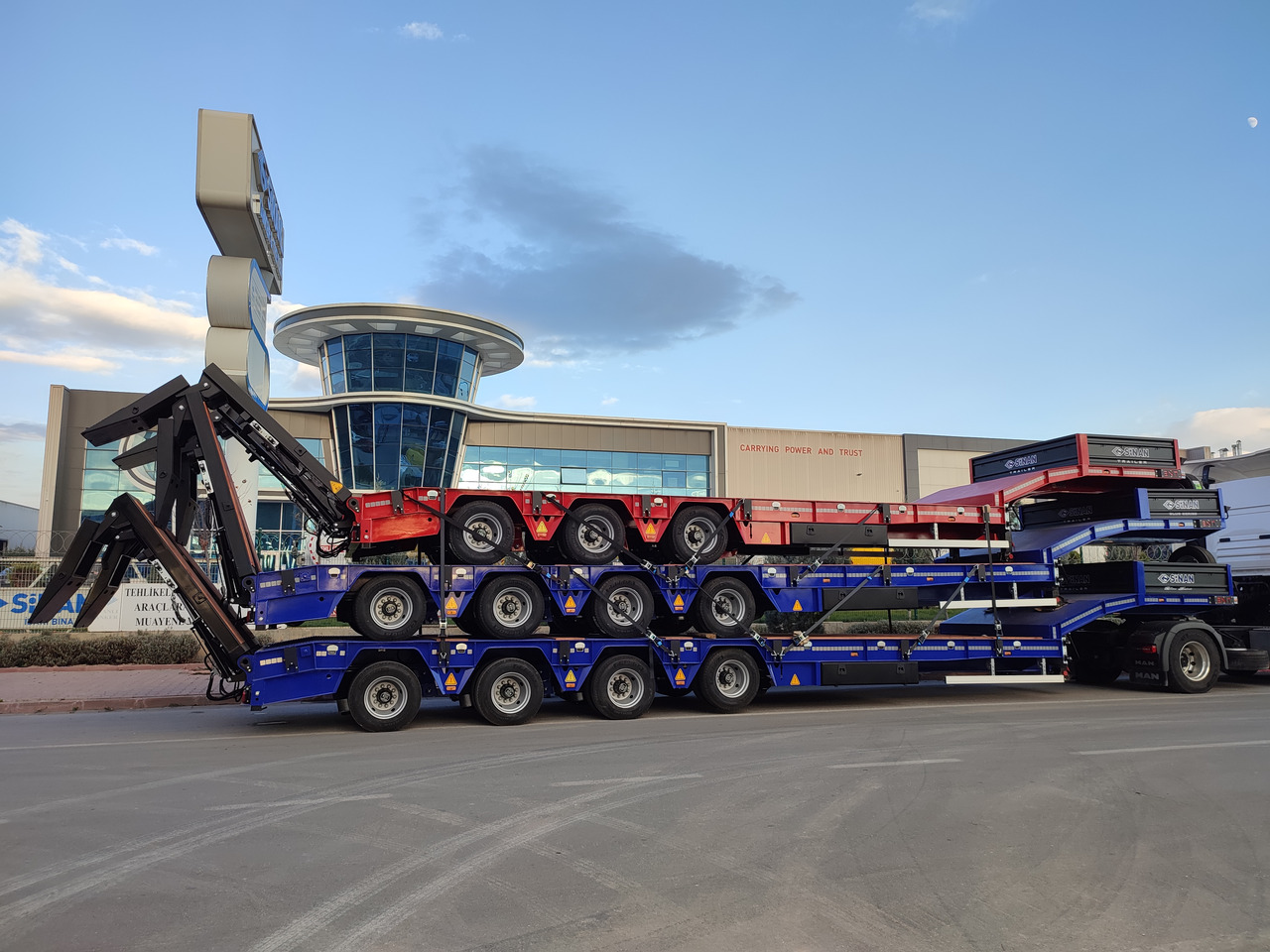 SINAN TANKER TRAILER Lowbed 4 axle - Puspiekabe zema profila platforma: foto 1 SINAN TANKER TRAILER Lowbed 4 axle - Puspiekabe zema profila platforma: foto 1