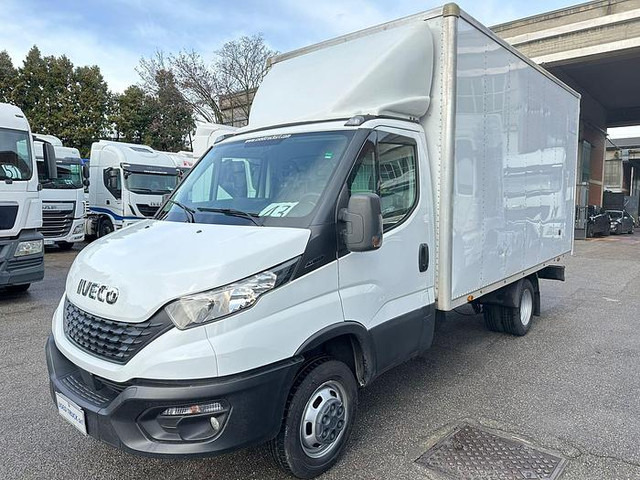 Iveco 35C14 - Furgons ar slēgtā virsbūve: foto 1 Iveco 35C14 - Furgons ar slēgtā virsbūve: foto 1