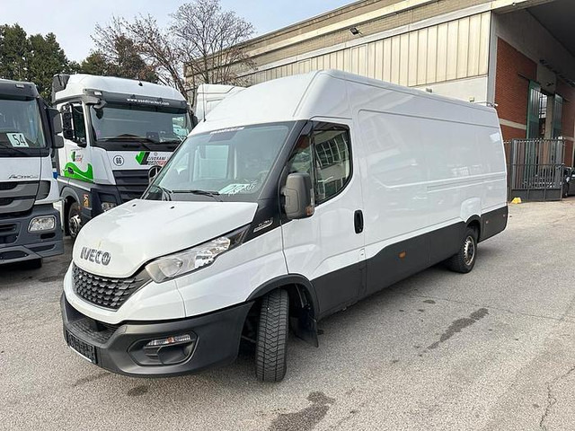 Iveco - Kravas mikroautobuss: foto 1 Iveco - Kravas mikroautobuss: foto 1
