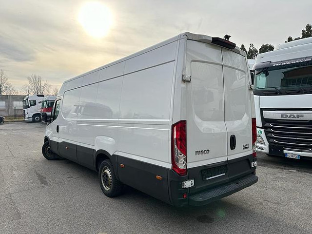 Iveco - Kravas mikroautobuss: foto 4 Iveco - Kravas mikroautobuss: foto 4