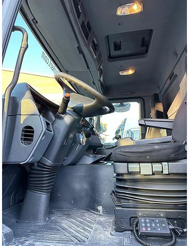 Interior photo 2: Šasija kravas automašīna Mercedes-Benz ACTROS 2532