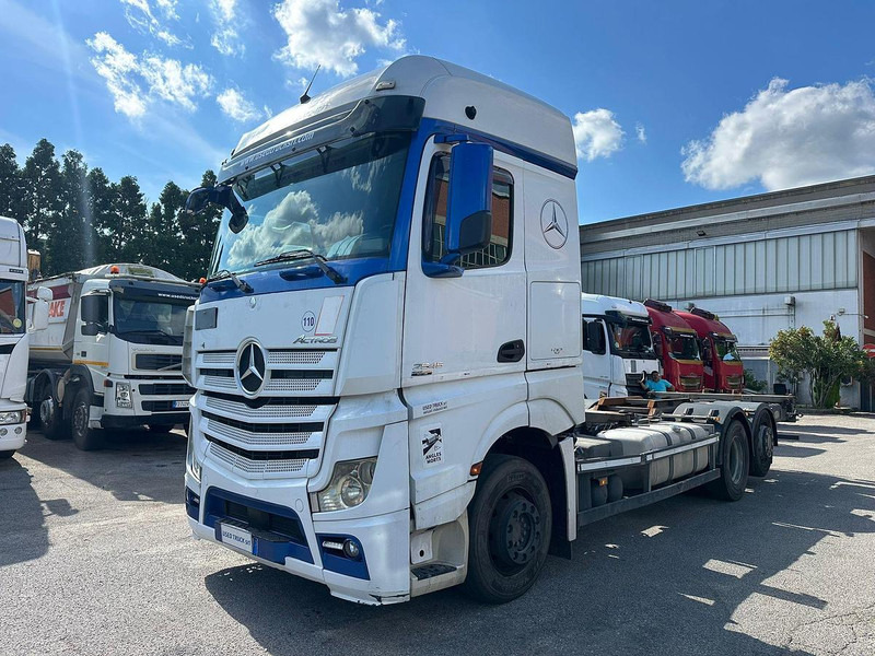 Mercedes-Benz ACTROS 2545 - Šasija kravas automašīna: foto 1 Mercedes-Benz ACTROS 2545 - Šasija kravas automašīna: foto 1