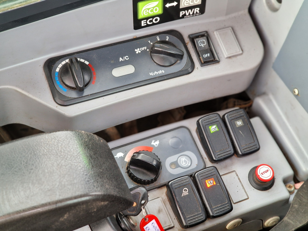 Mini-ekskavators KUBOTA KX080-4. Metal tracks.: foto 19