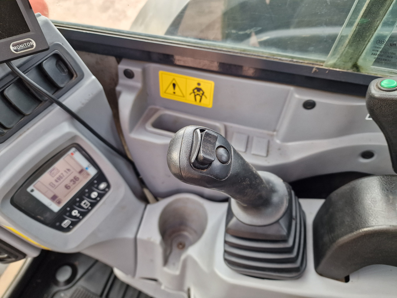 Mini-ekskavators KUBOTA KX080-4. Metal tracks.: foto 25