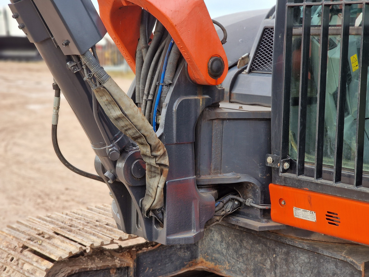 Mini-ekskavators KUBOTA KX080-4. Metal tracks.: foto 9