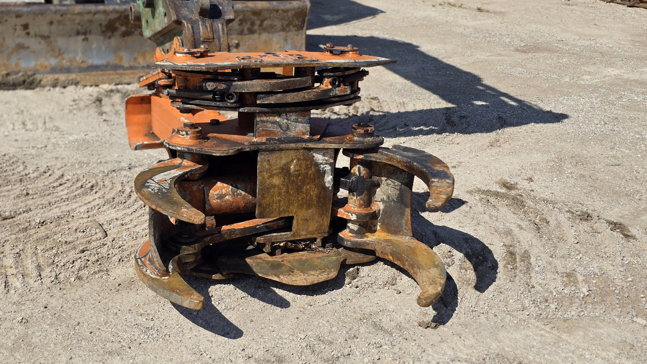 Meža traktors Kubota KX080-4, AXER 540: foto 13