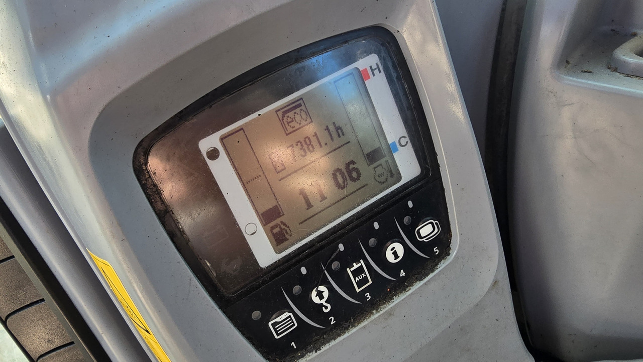 Meža traktors Kubota KX080-4, AXER 540: foto 7