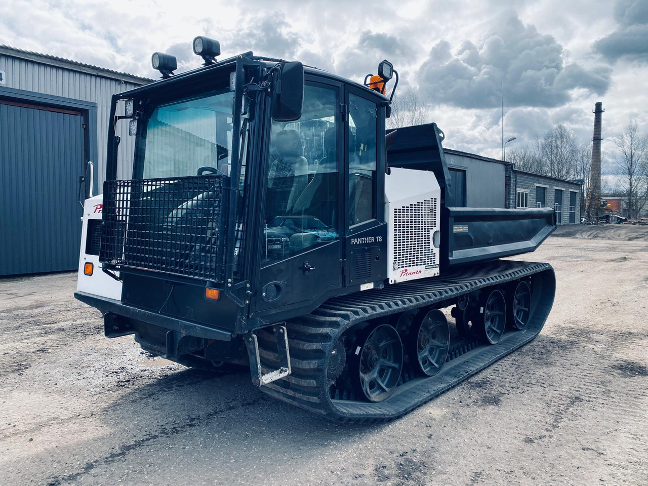 PRINOTH Panther T8 - Kāpurķēžu pašizgāzējs: foto 1 PRINOTH Panther T8 - Kāpurķēžu pašizgāzējs: foto 1