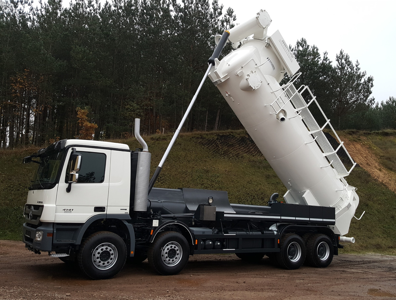 Mercedes NAAKTGEBOREN Vacu Press 8000 - Komunālā/ Specializētā tehnika: foto 2 Mercedes NAAKTGEBOREN Vacu Press 8000 - Komunālā/ Specializētā tehnika: foto 2