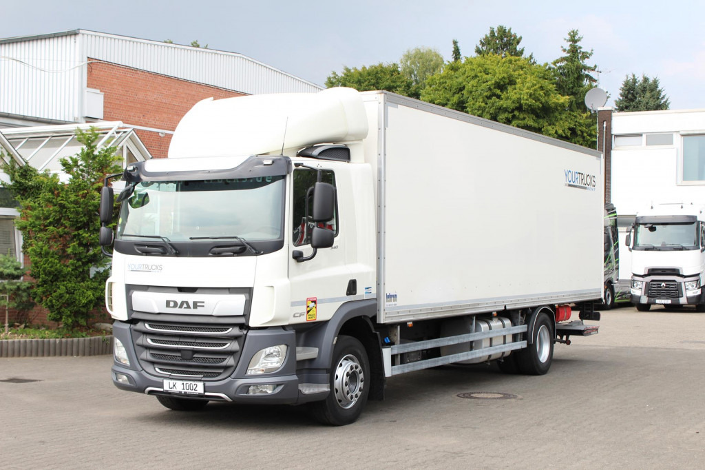 Daf CF 340 E6 Koffer 8,5m Klima LDW Rolltor LBW - Kravas automašīna ar slēgto virsbūvi: foto 1 Daf CF 340 E6 Koffer 8,5m Klima LDW Rolltor LBW - Kravas automašīna ar slēgto virsbūvi: foto 1